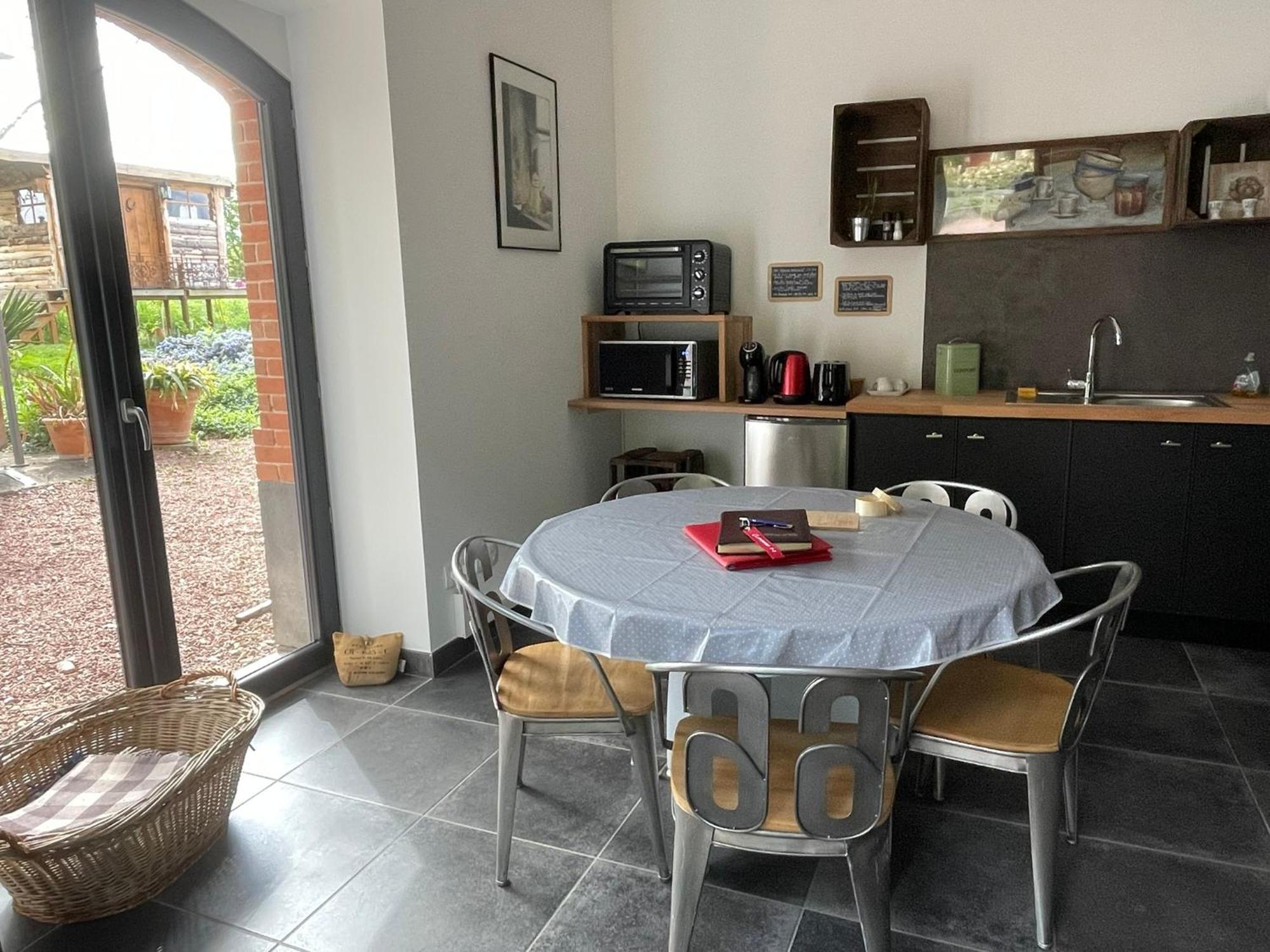 La Grange Aux Hirondelles - Appartement Complet Et Independant Commelle-Vernay المظهر الخارجي الصورة